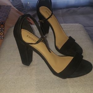 Express chunky heel with strap